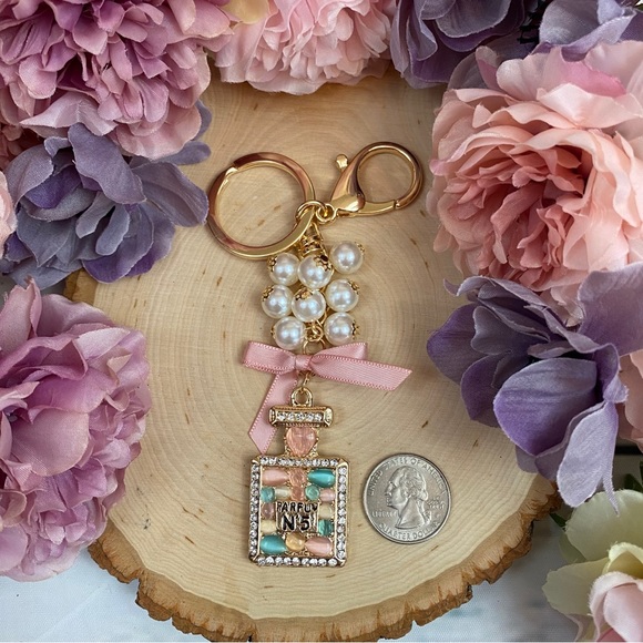 Chic Crystal Gemstone Perfume Bottle Keychain Charm - Picture 10 of 10